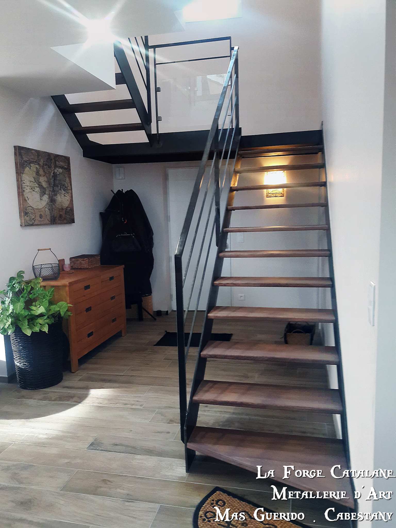 Escalier 2 quart tournant avec marches bois forge catalane.jpg